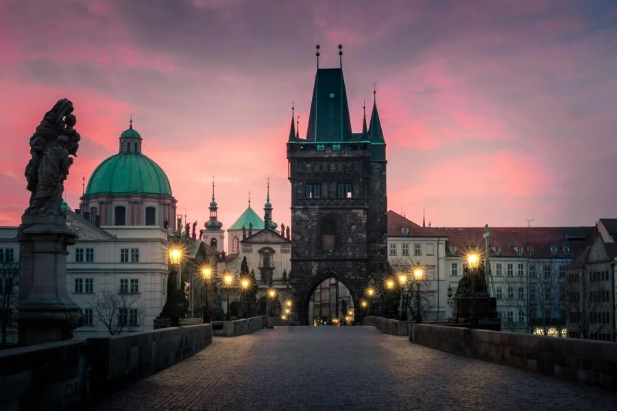 Foto: Charles Bridge Prague | Lachlan Gowen | Unsplash