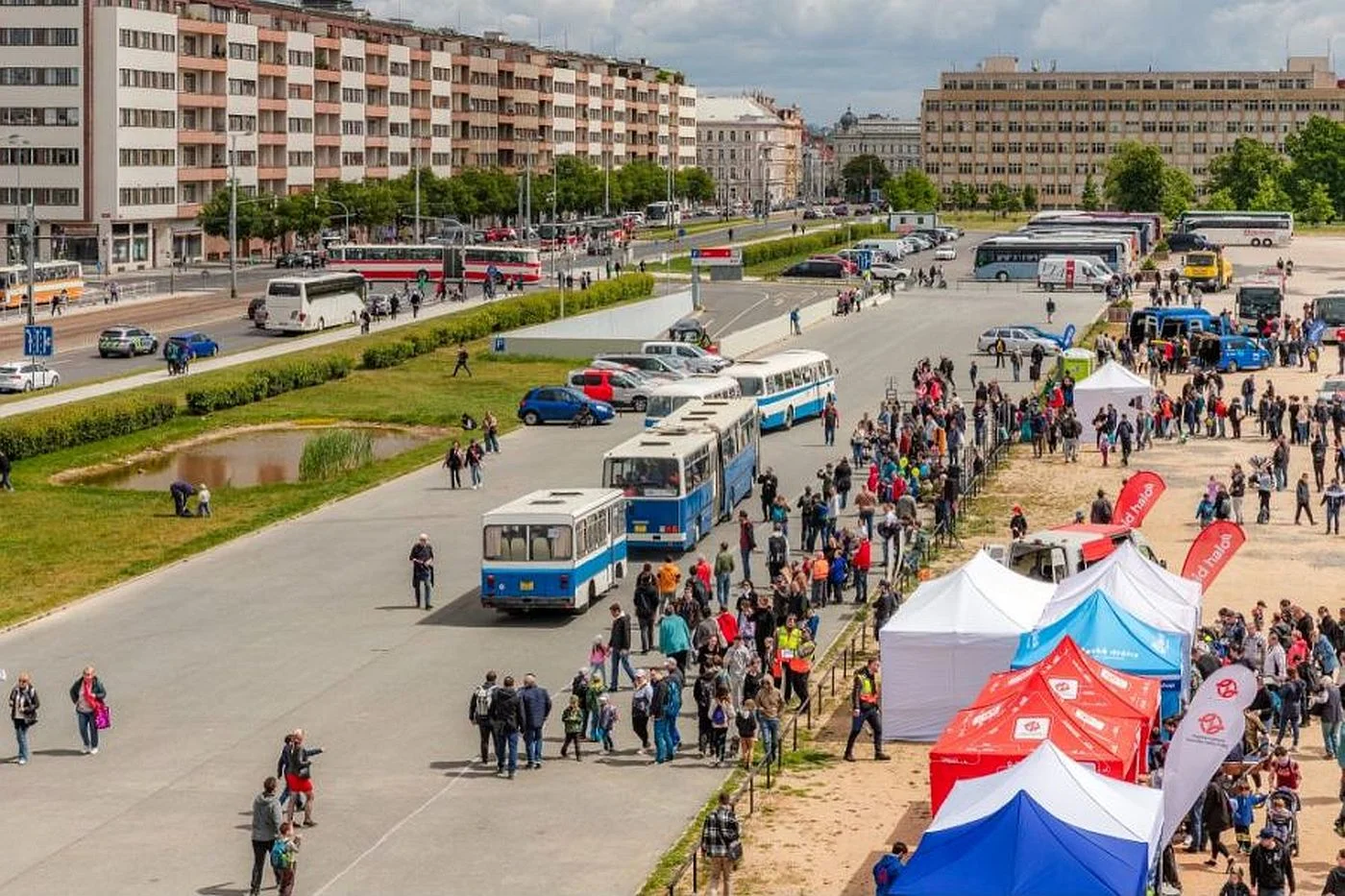 Autobusový den PID 2026: Historic buses, special services and family programme on Saturday at Prague’s Letná