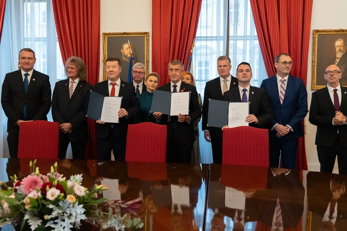 ANO, SPD and Motoristé sobě sign coalition agreement
