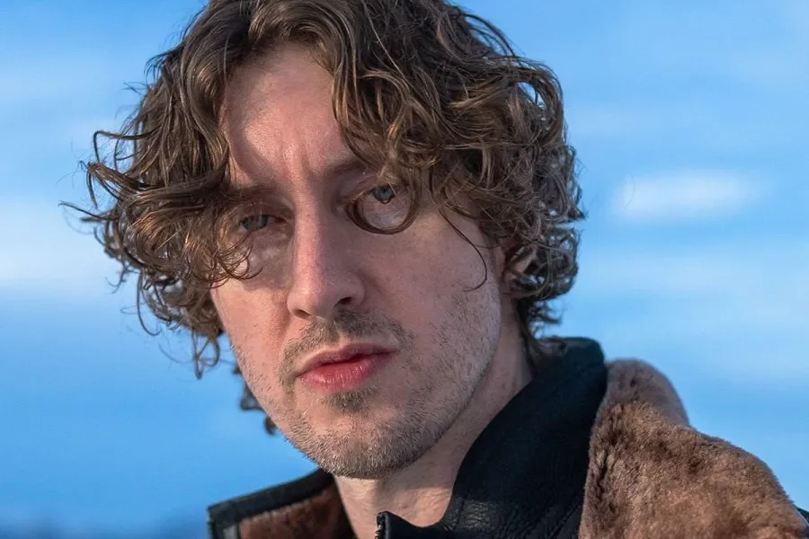 Australian Singer-Songwriter Dean Lewis to Perform in Prague on March 4