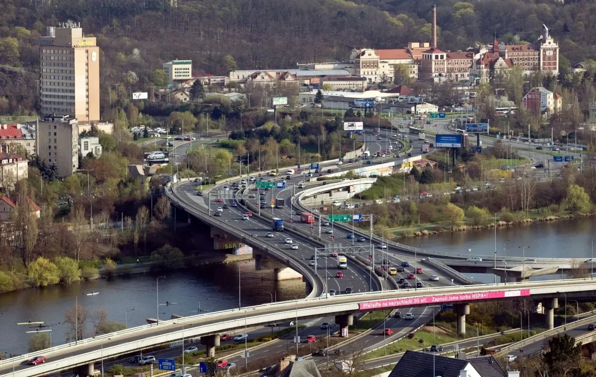 Barrandov Bridge Fully to Open on Sunday for Traffic Again After Two Years of Renovations