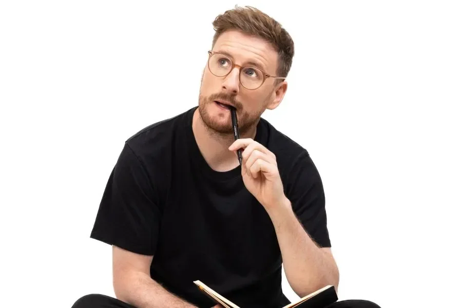 British Comedian Paul Taylor Brings His F*** Me I’m French Stand-Up Show to Prague