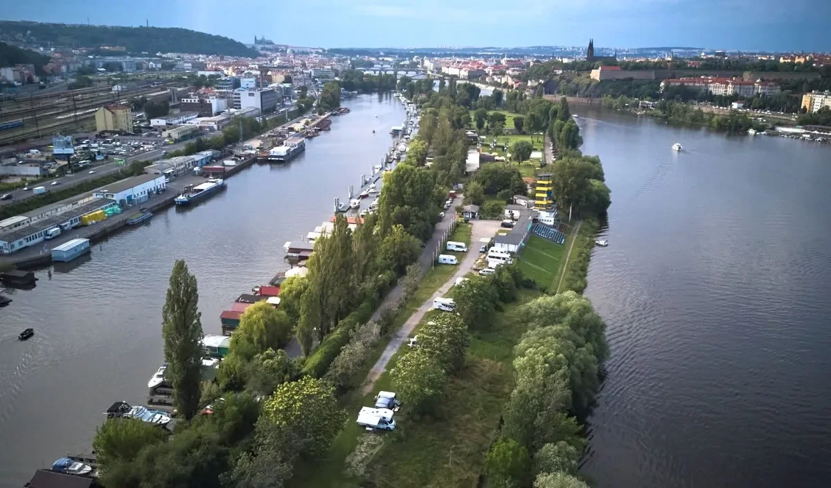 Camping in the heart of Prague: Peace, Comfort and the Vltava River on your Doorstep