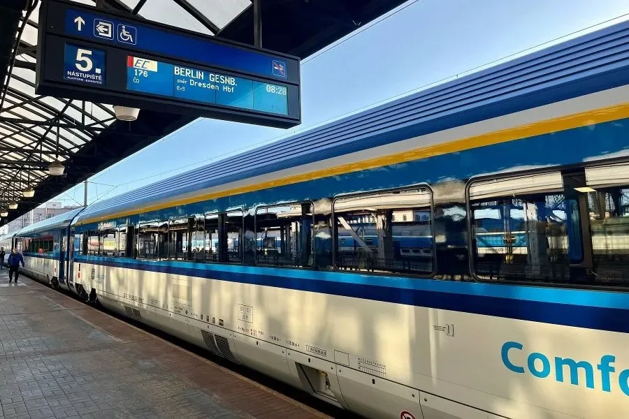 České dráhy Plans to Acquire Up to Ten Additional ComfortJet Long-Distance Trains
