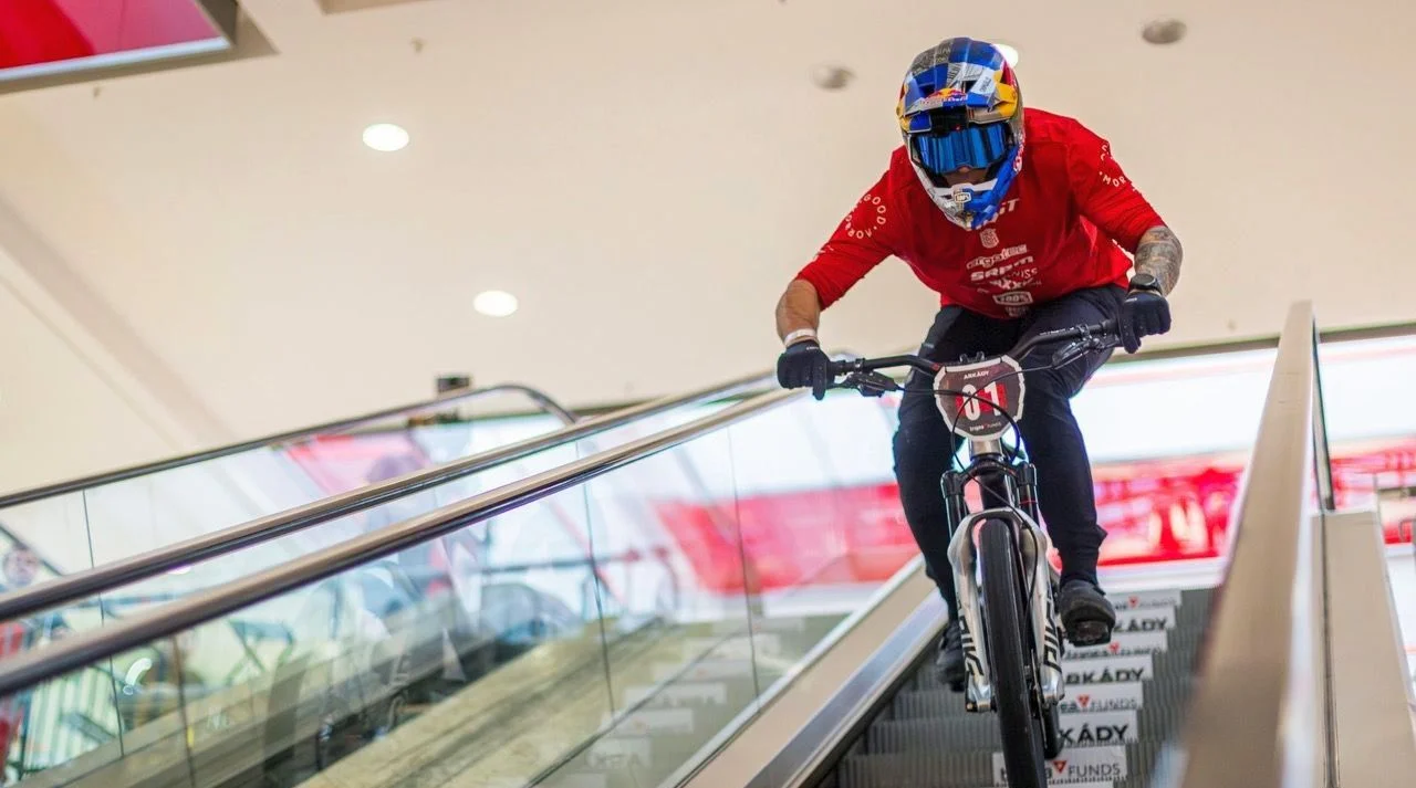 High-speed descents and daring tricks: Arkády Trigea DownMall 2026 at the end of January in Prague