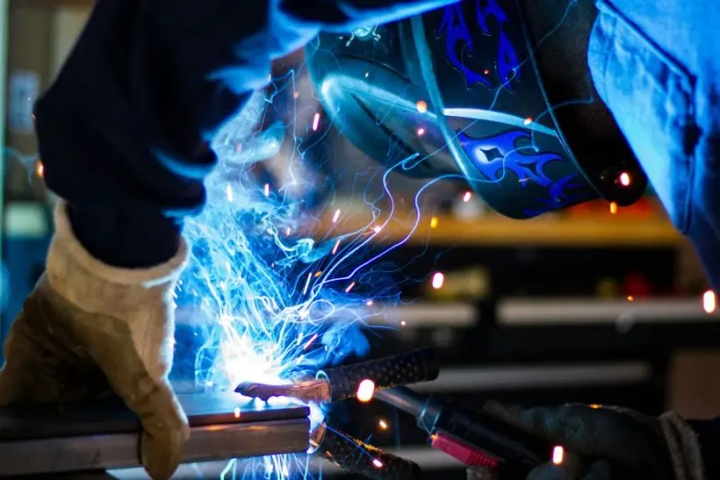 Czech industry shows slight growth in September