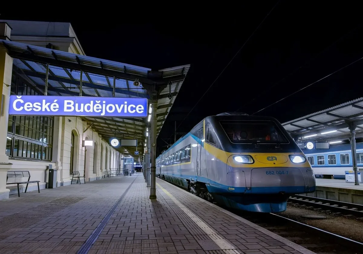 Czech Railway Record: High-Speed Train Pendolino Hits 200 km/h