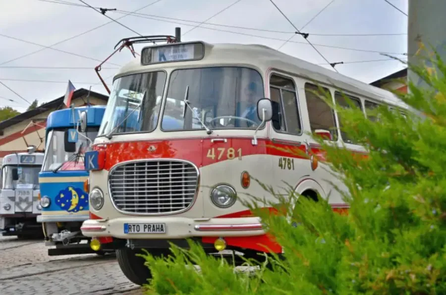 DPP Adds the Škoda 706 RTO MTZ to Its Fleet of Retro Buses