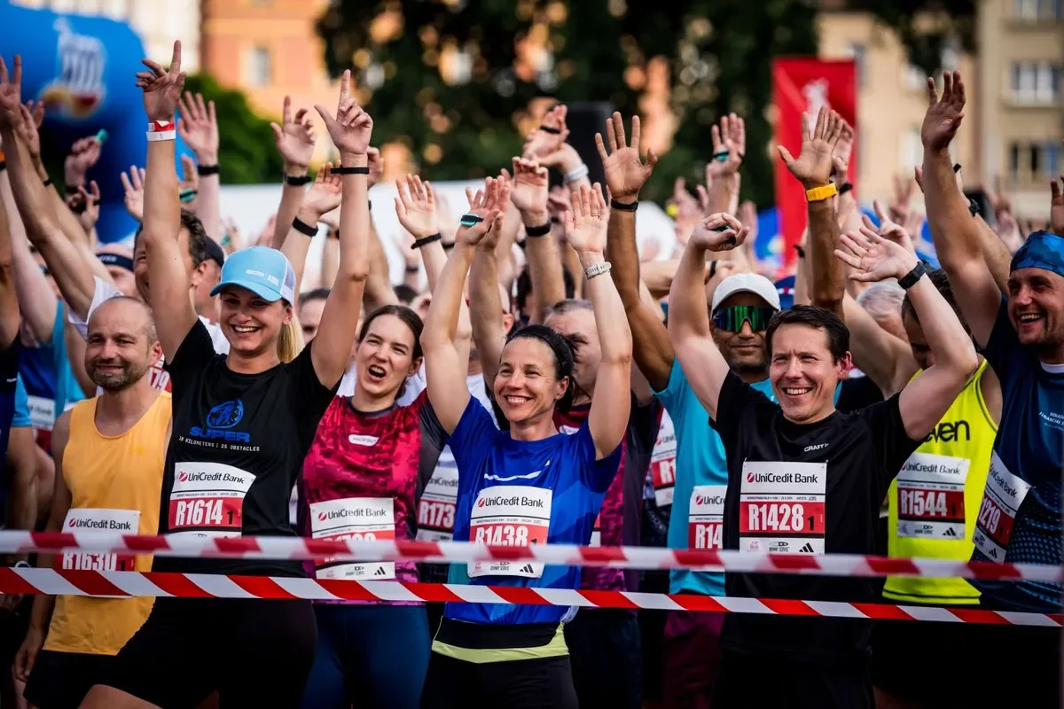 From diplomats and doctors to pilots and bankers: everyone is at the starting line for the UniCredit Pražská Štafeta