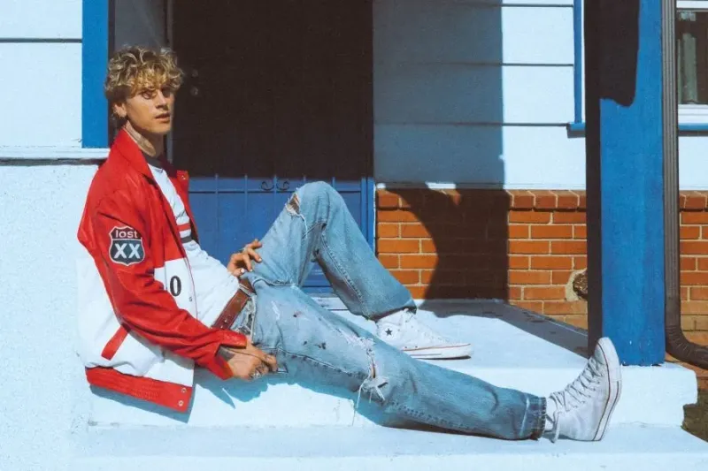 Machine Gun Kelly to bring his “Lost Americana” Tour to Prague in February 2026