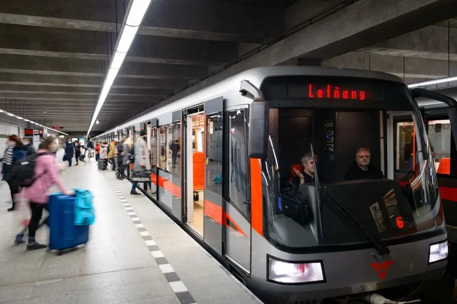 Metro C Florenc: Weekend Closure between Hlavní nádraží and Vltavská due to Ceiling Construction Works