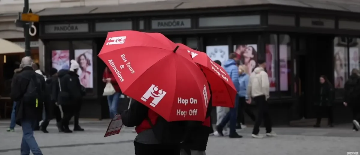 New Municipal Ordinance in Prague: ‘Deštníkáři’ Still Active Despite Ban