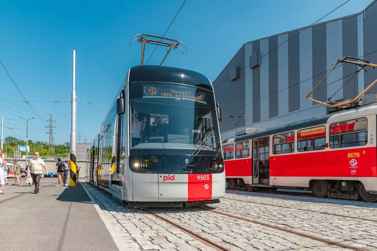 New Škoda 52T Tram Made Its Passenger Debut in Prague
