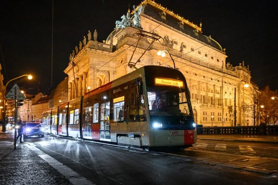 New Tram on Prague’s Rails: Škoda 52T Starts Test Runs for Approval in the Czech Republic
