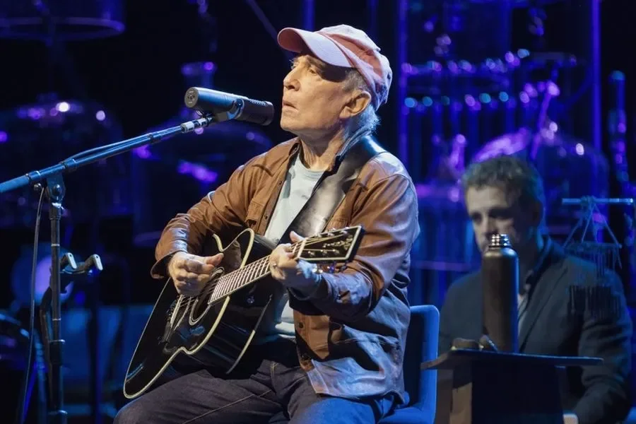 Paul Simon to Bring His “A Quiet Celebration Tour” to Prague in April