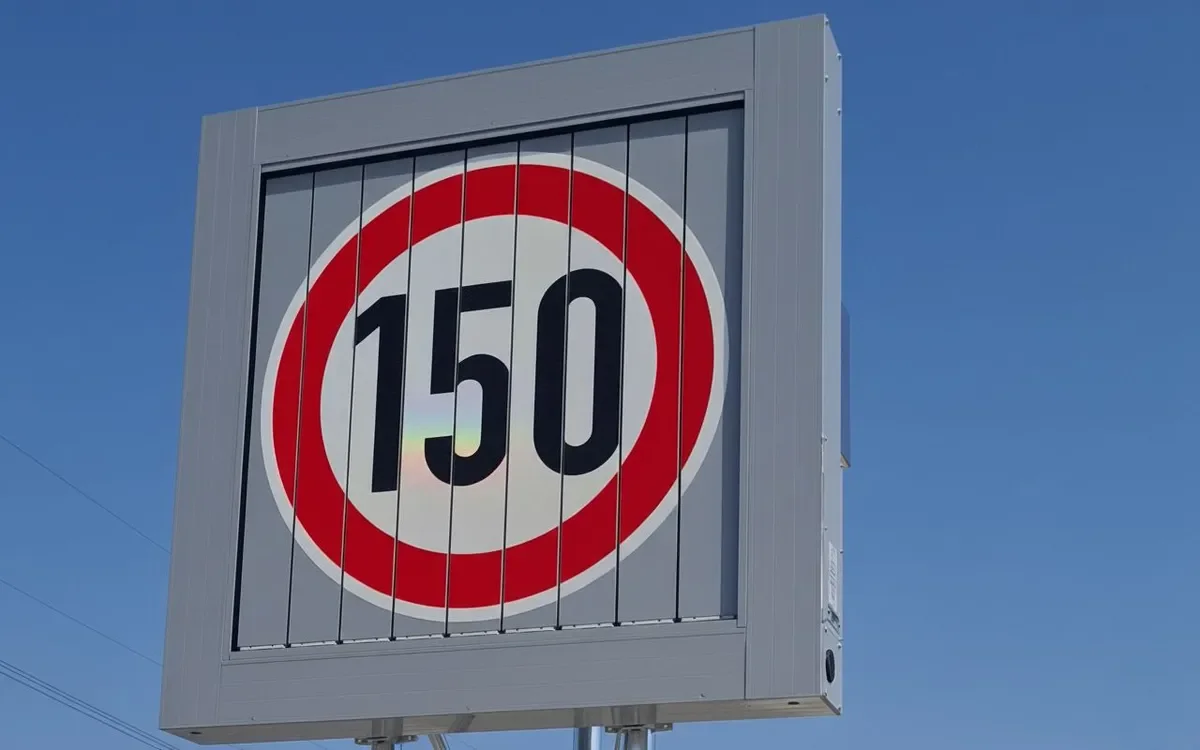 Pilot Project on the D3 Motorway: Test with a Speed Limit of 150 km/h Launched near České Budějovice