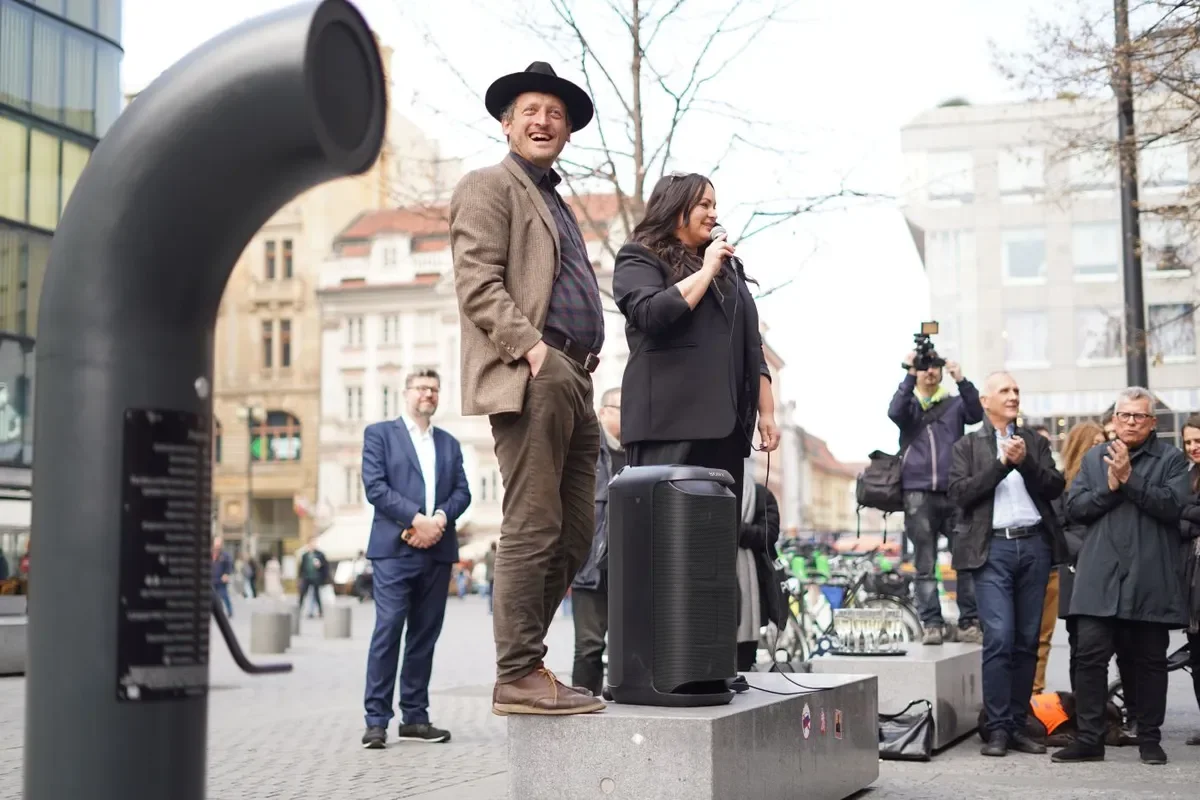 Poetry, Speeches, and Songs: Prague’s new Poesiomat on Wenceslas Square Brings History to Life