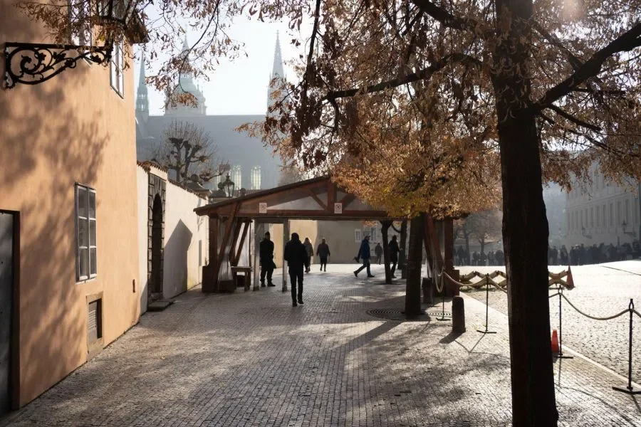 Prague Castle Plans Revamp of Entrance Security Checkpoints