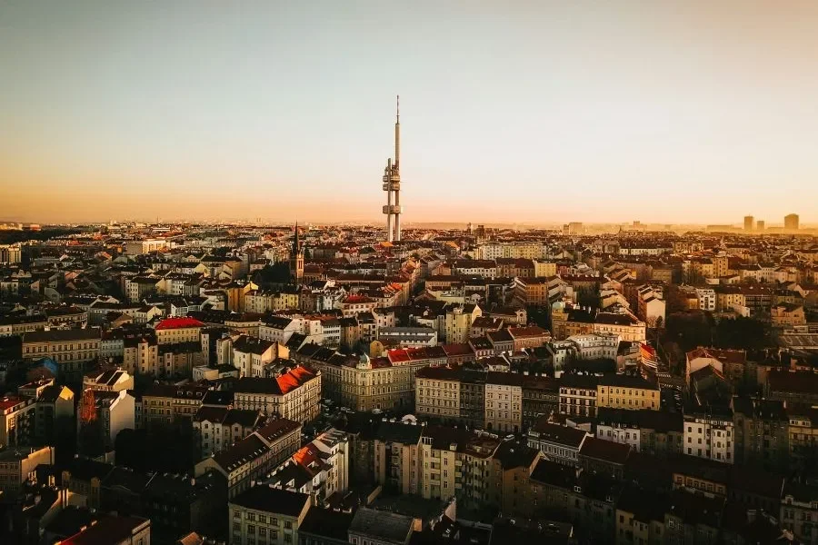 Prague Growing Faster Than Expected – New Study Warns of Shortages in Schools and Care Homes