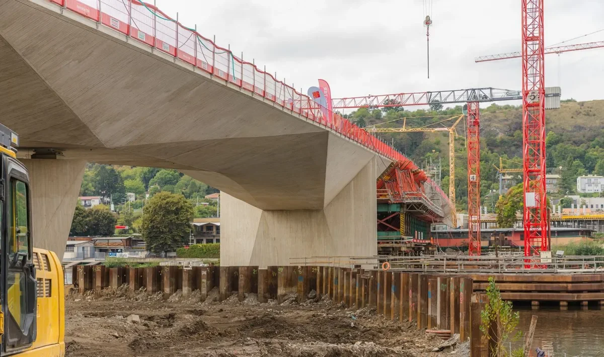Prague’s Dvorecký Bridge Takes Shape, Opening Set for 2026