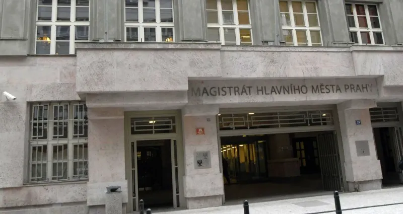 Service for Foreign Residents: Prague City Hall Opens New Contact Point in Škodův Palác