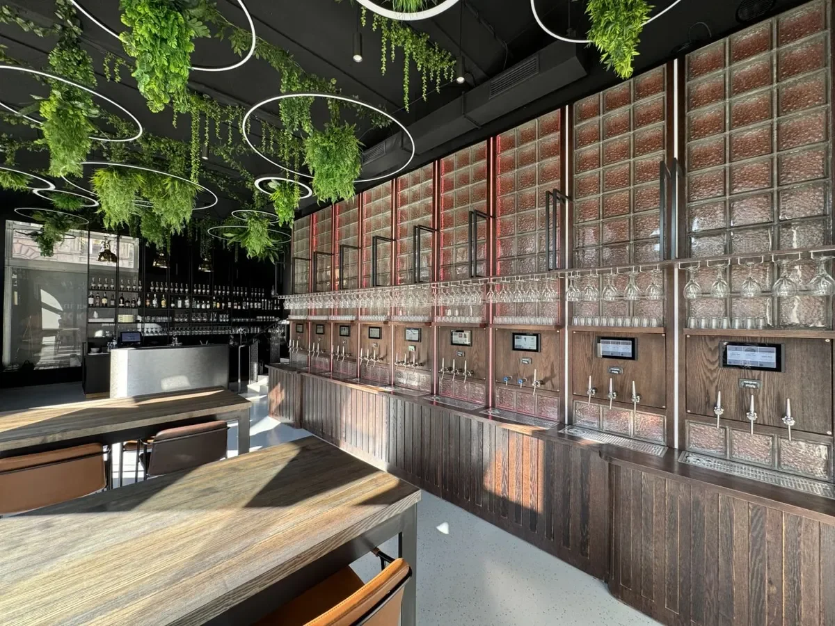 Silver Taps: Prague’s First Self-Service Beer Wall Opens at I.P. Pavlova