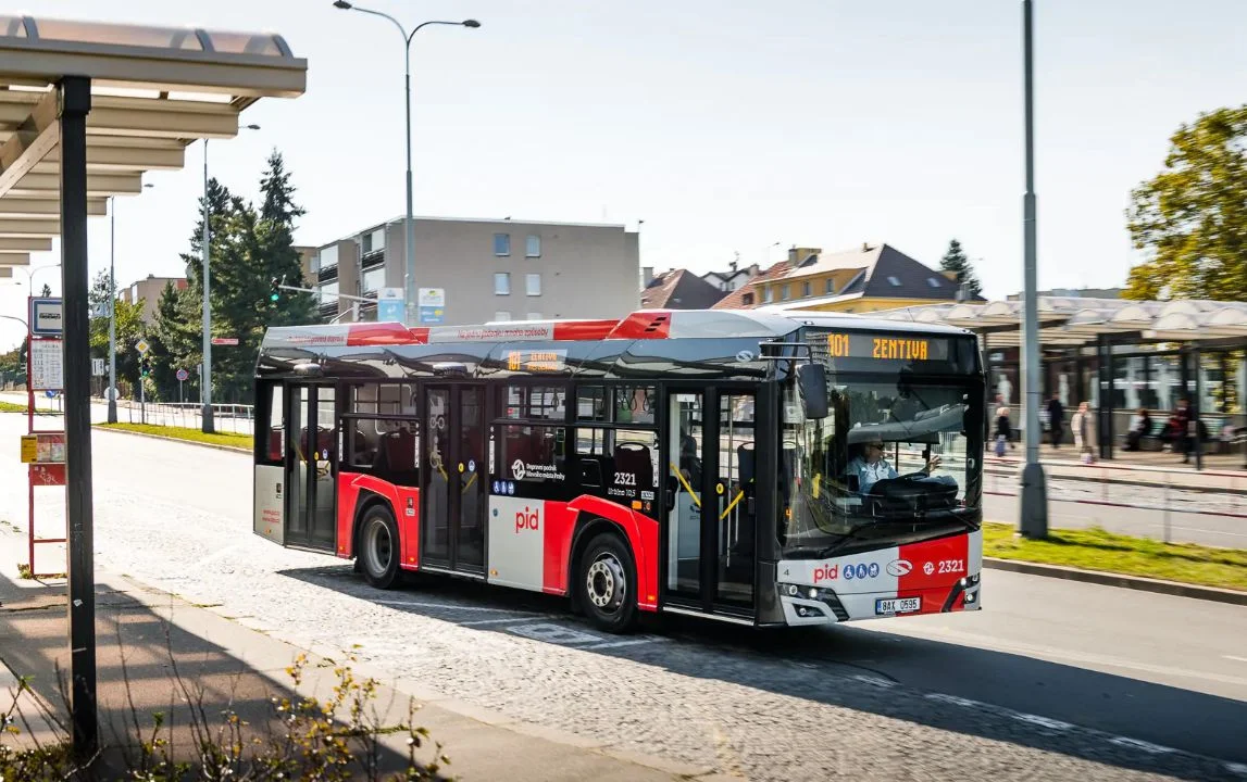 Foto: Solaris Urbino 10,5 | Dopravní podnik hl. m. Prahy