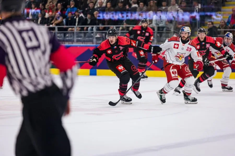Sparta Prague vs. Oceláři Třinec: Czech Clash in the Champions Hockey League Round of 16