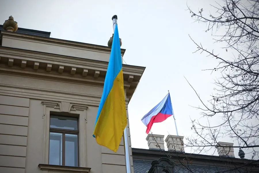 Survey: Majority of Czechs Oppose Foreign Flags on State Buildings