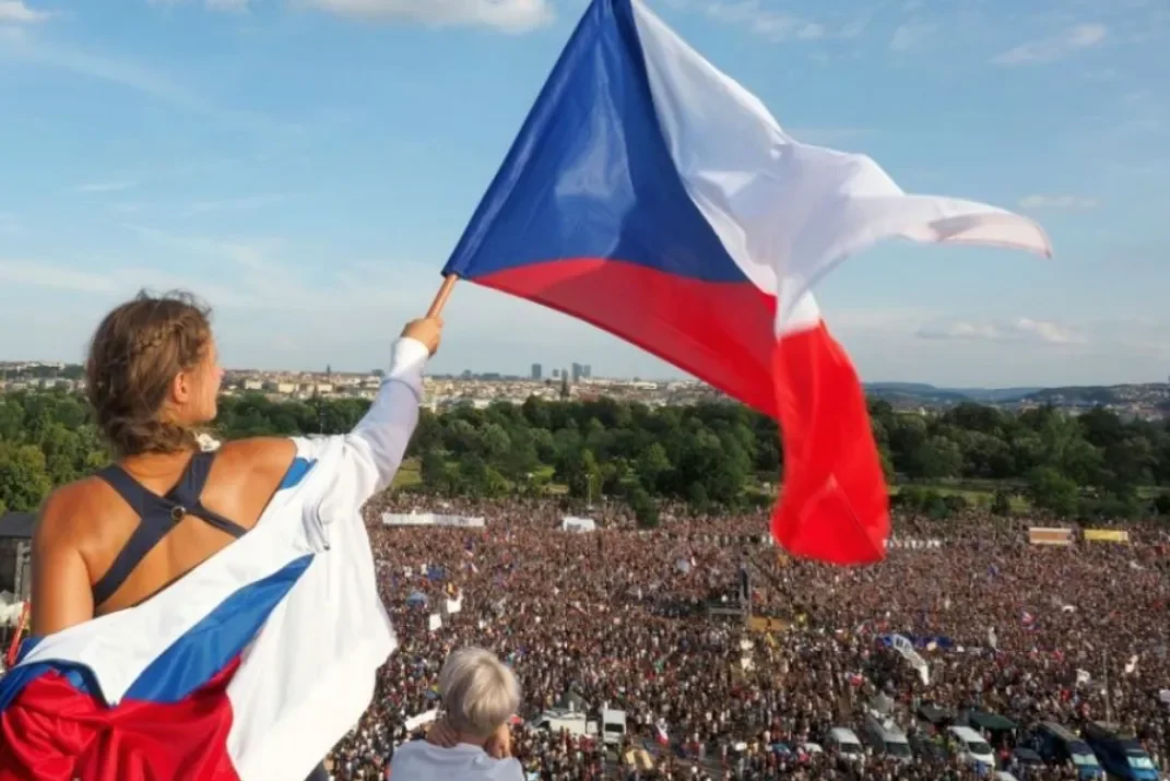 Survey Reveals Growing Satisfaction with Democracy in the Czech Republic