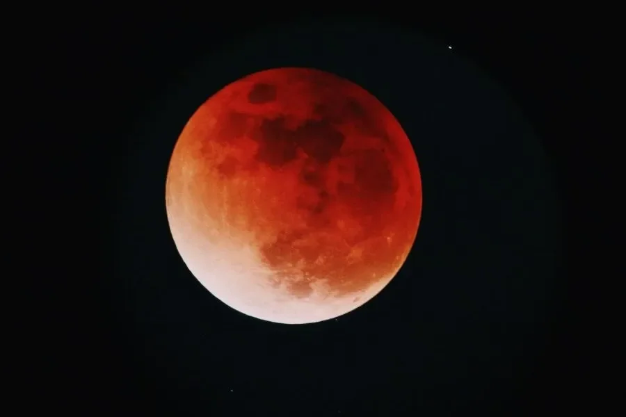 Total Lunar Eclipse Visible in the Czech Republic on 7 September