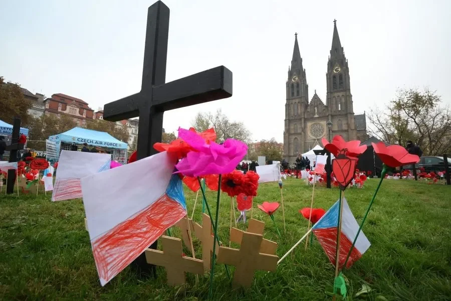 Veterans Day at Náměstí Míru – Prague 2 Honours Heroes of Past and Present