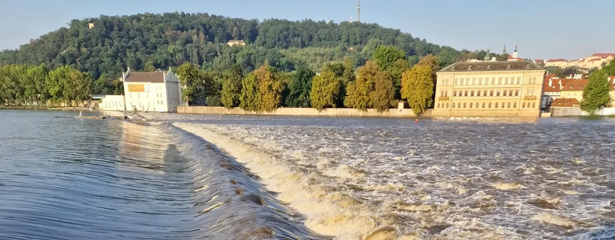 Vltava Water Level Recedes: Prague Dams to Remain Closed